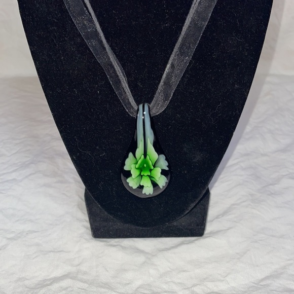 Necklace - Picture 2 of 3